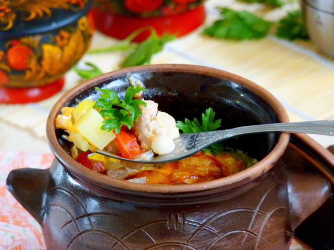 Рецепт жаркого в горшочках