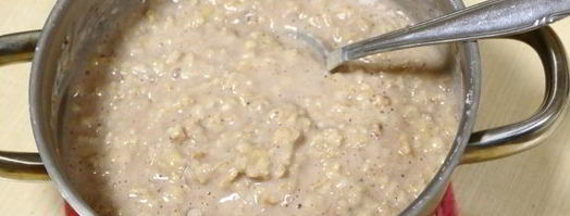 геркулесовая каша с бананом и орехами. Шаг 8