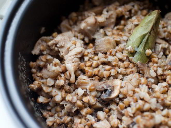 Рецепт гречки с курицей и грибами