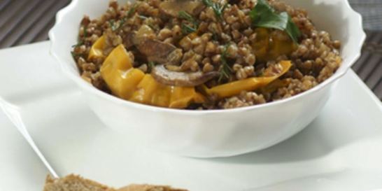 Гречневая каша с грибами и овощами