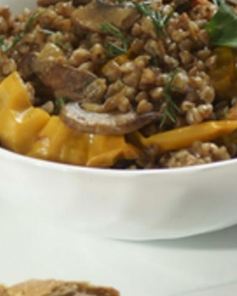 Гречневая каша с грибами и овощами