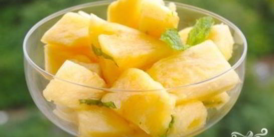 Ананас с мятным сиропом