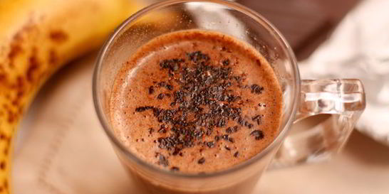 Горячий банановый коктейль с шоколадом