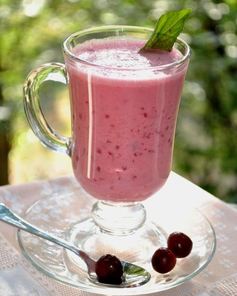 Йогуртовый вишневый коктейль