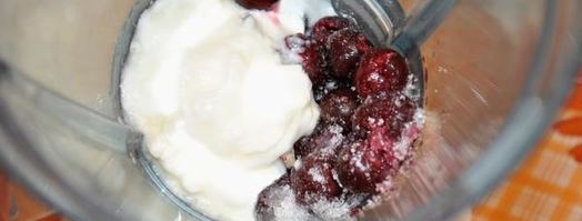 йогуртовый вишневый коктейль. Шаг 3