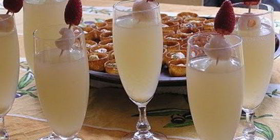 Коктейль с водкой, шампанским и имбирем