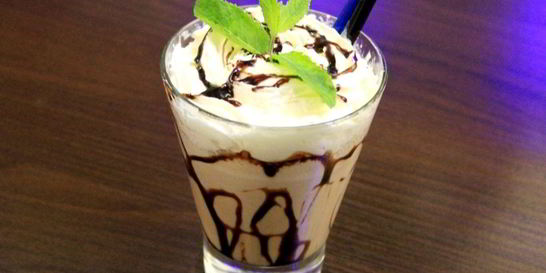 Коктейль Сникерс