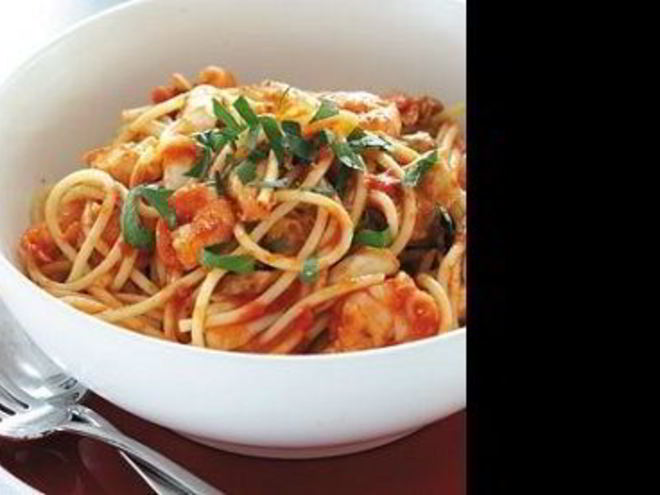 Рецепт макарон с морским коктейлем