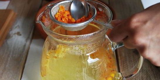 Напиток из облепихи и имбиря