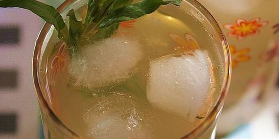 Напиток Тархун с пряностями