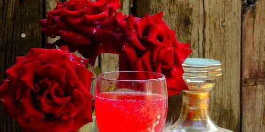 Вино из лепестков роз
