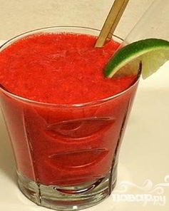 Витаминный напиток из свеклы, клубники и батата