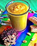 Яблочный густой коктейль с авокадо и персиком