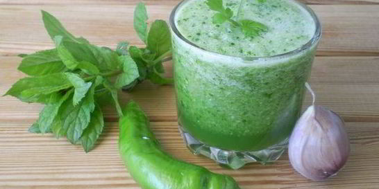 Зеленый коктейль для сыроедов