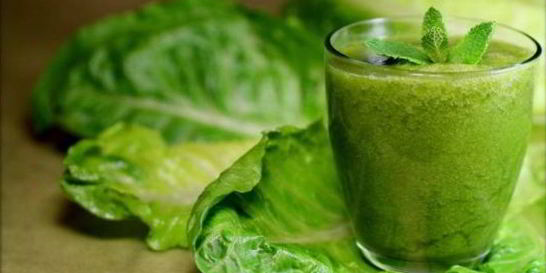 Зеленый коктейль с манго