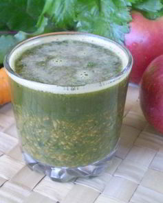 Зеленый коктейль с морковью