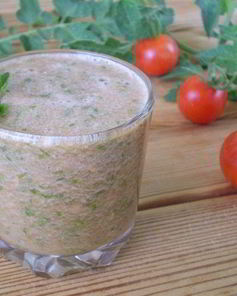 Зеленый коктейль с помидорами