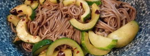 азиатский салат из собы и курицы. Шаг 6