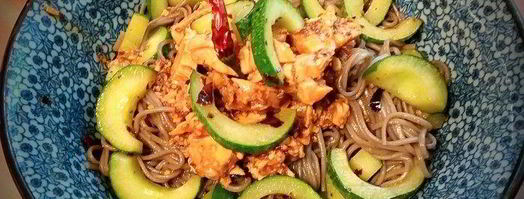 азиатский салат из собы и курицы. Шаг 7