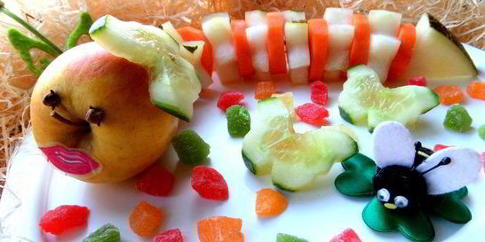 Фруктовый салат Гусеничка