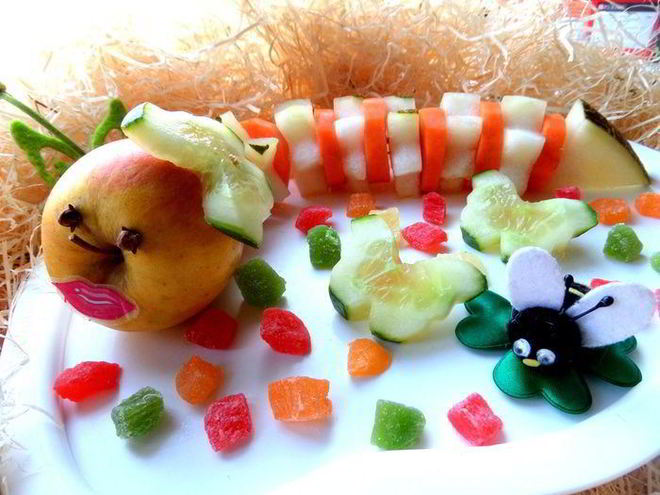 Рецепт фруктового салата гусеничка