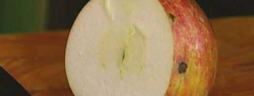 капустный салат с яблоками, морковью и изюмом. Шаг 2