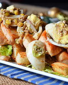 Куриный салат с яйцом