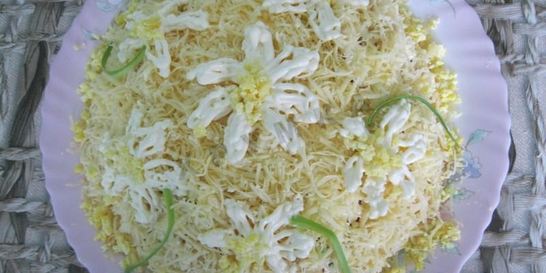 Легкий салатик из шампиньонов и крабовых палочек