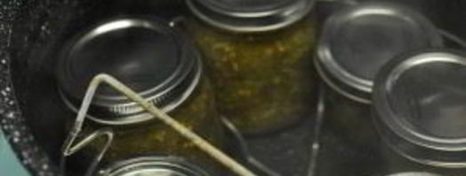 острый салат из огурцов на зиму. Шаг 5