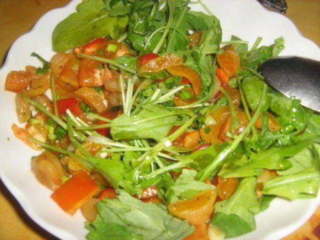 Рецепт освежающего салата с руколой и курагой