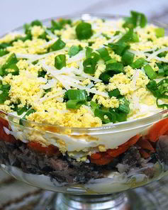 Простой рыбный салат из сардины