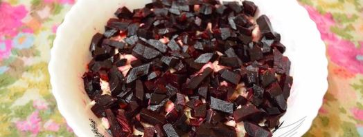 салат гренадер из свеклы с черносливом и говядины. Шаг 6