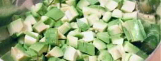 салат из авокадо с грушей и сыром. Шаг 2