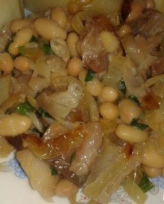 Салат из белой фасоли со скумбрией