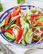 Салат из капусты, огурцов и помидоров