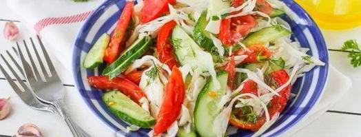 салат из капусты, огурцов и помидоров. Шаг 10