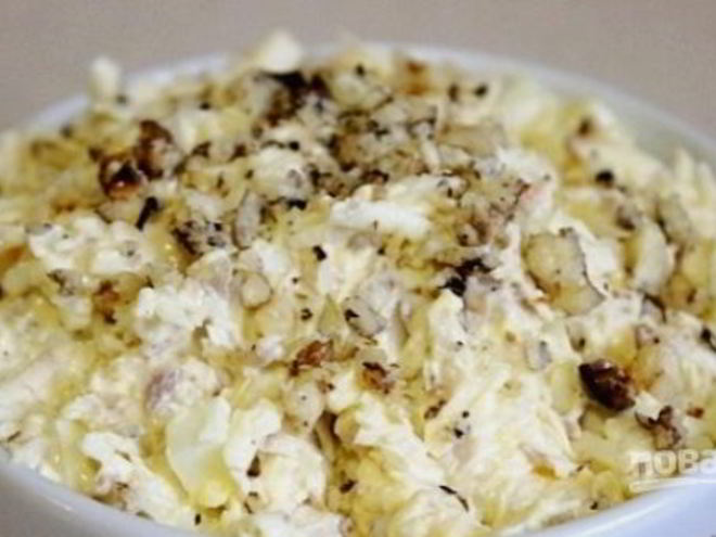 Рецепт салата из колбасного сыра брутальный