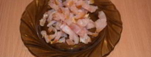 салат из копченой курицы с сыром. Шаг 2