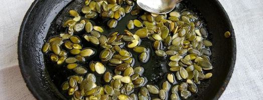 салат из красной капусты с тыквой и тыквенными семечками. Шаг 4