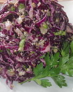 Салат из краснокочанной капусты по-грузински