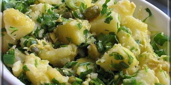 Салат из листьев чеснока