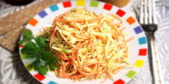 Салат из маргеланской редьки, моркови и яблока