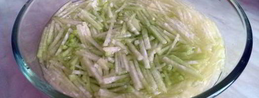 салат из маргеланской редьки. Шаг 2