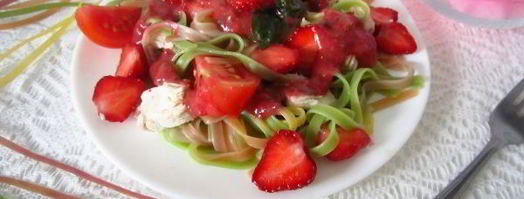 салат из пасты с клубникой. Шаг 7