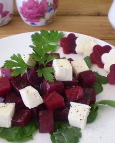 Салат из печеной свеклы с брынзой