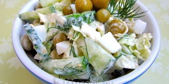 Салат из пекинской капусты с яйцом и горошком