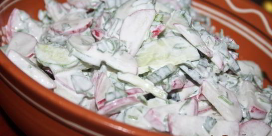 Салат из редиса с его же ботвой