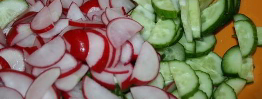 салат из редиса с его же ботвой. Шаг 2