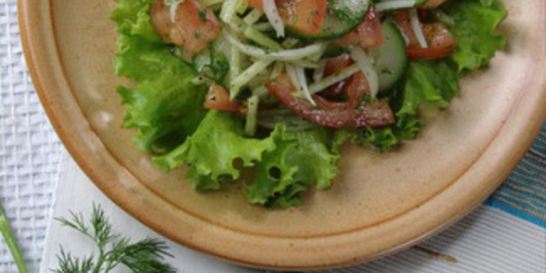 Салат из редьки с помидорами