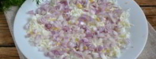 салат из сайры. Шаг 3